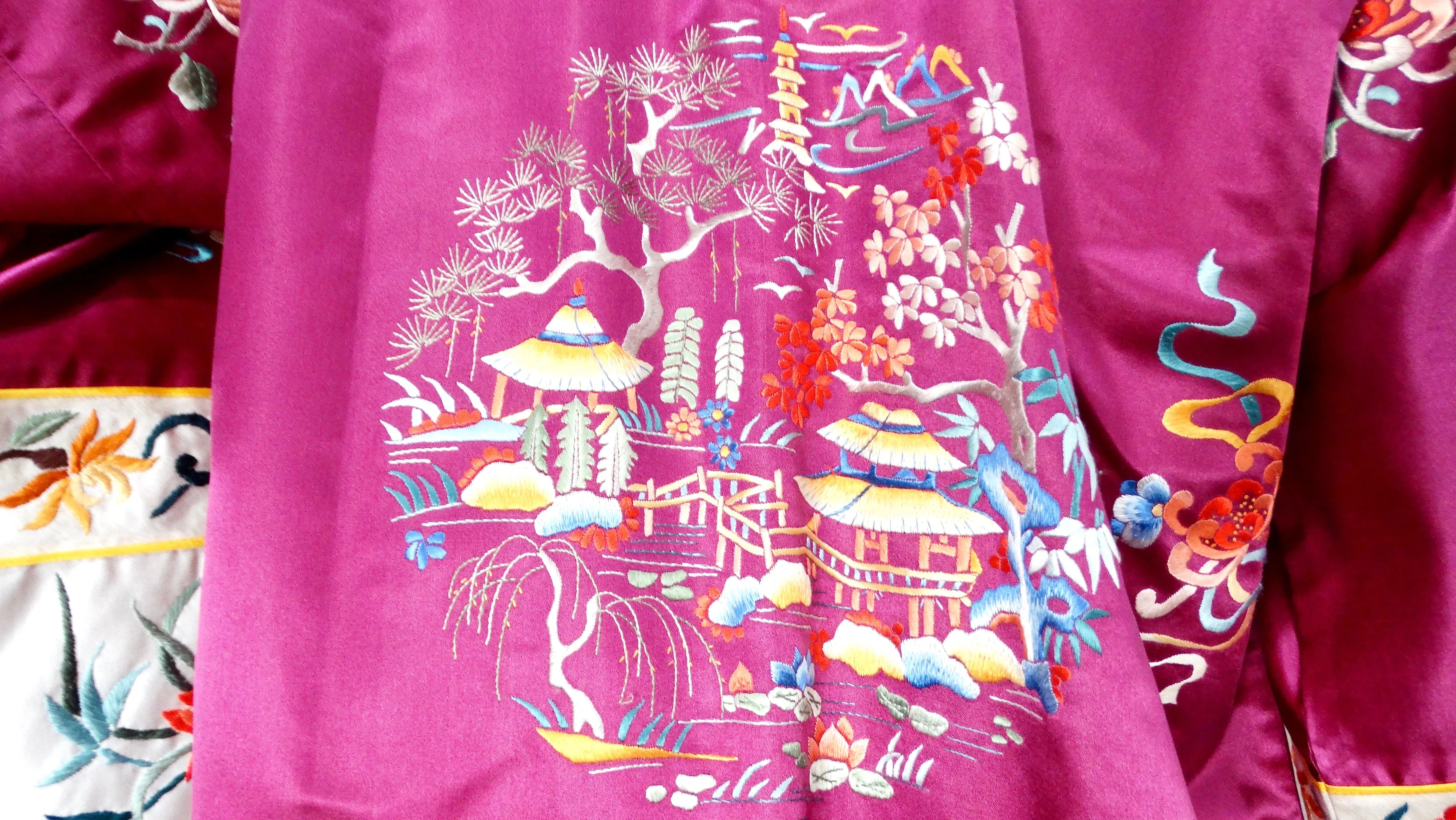 1950s Lily Chinese Purple Embroidered Floral Print Silk Blend Jacket