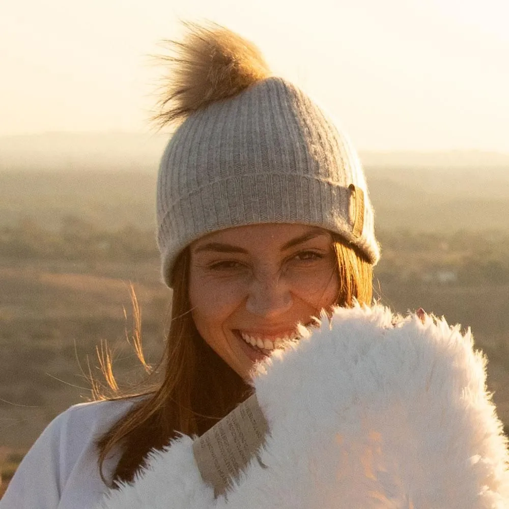 BEAUTIFUL SOUL CASHMERE HAT | SILVER