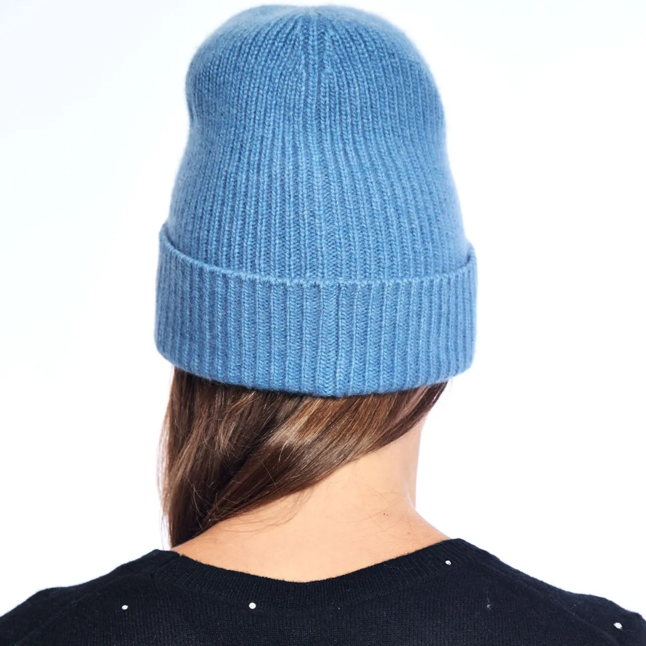 Cashmere ribbed knit cuffed rapper hat with crystal tab - Pottery Blue