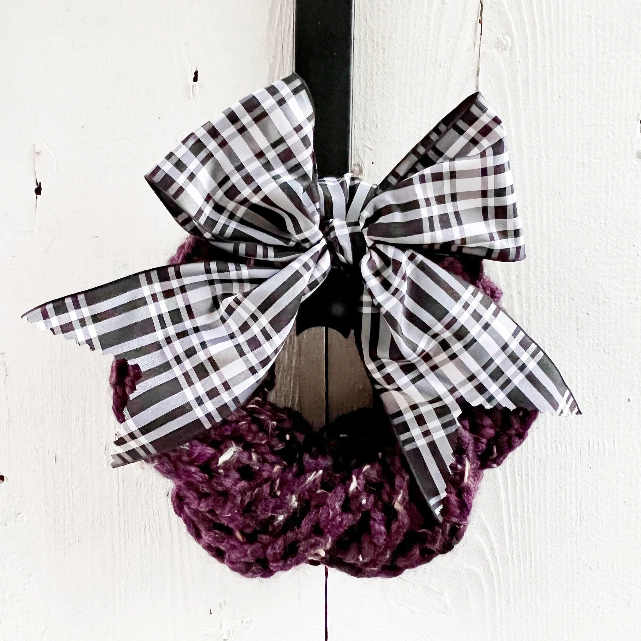 Hand-Knitted Wreaths Farmhouse Tartan Plaid Christmas Scotland - 6 inch wreath - Ready to Ship