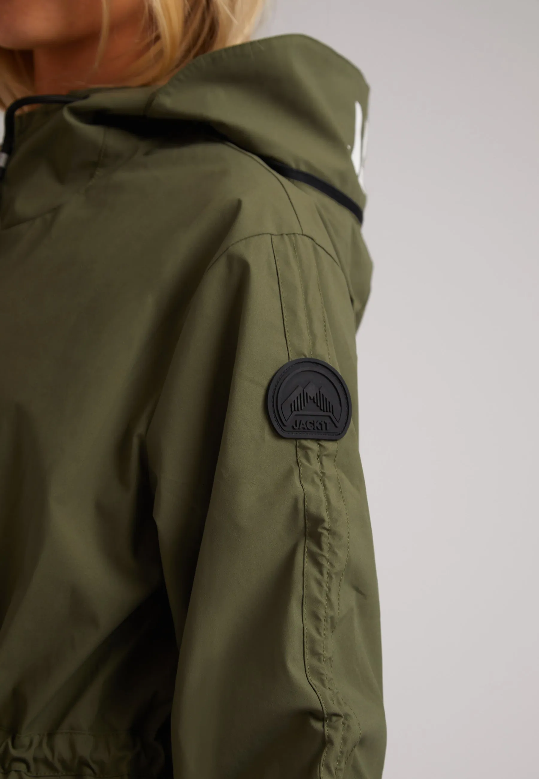 Helio Windbreaker