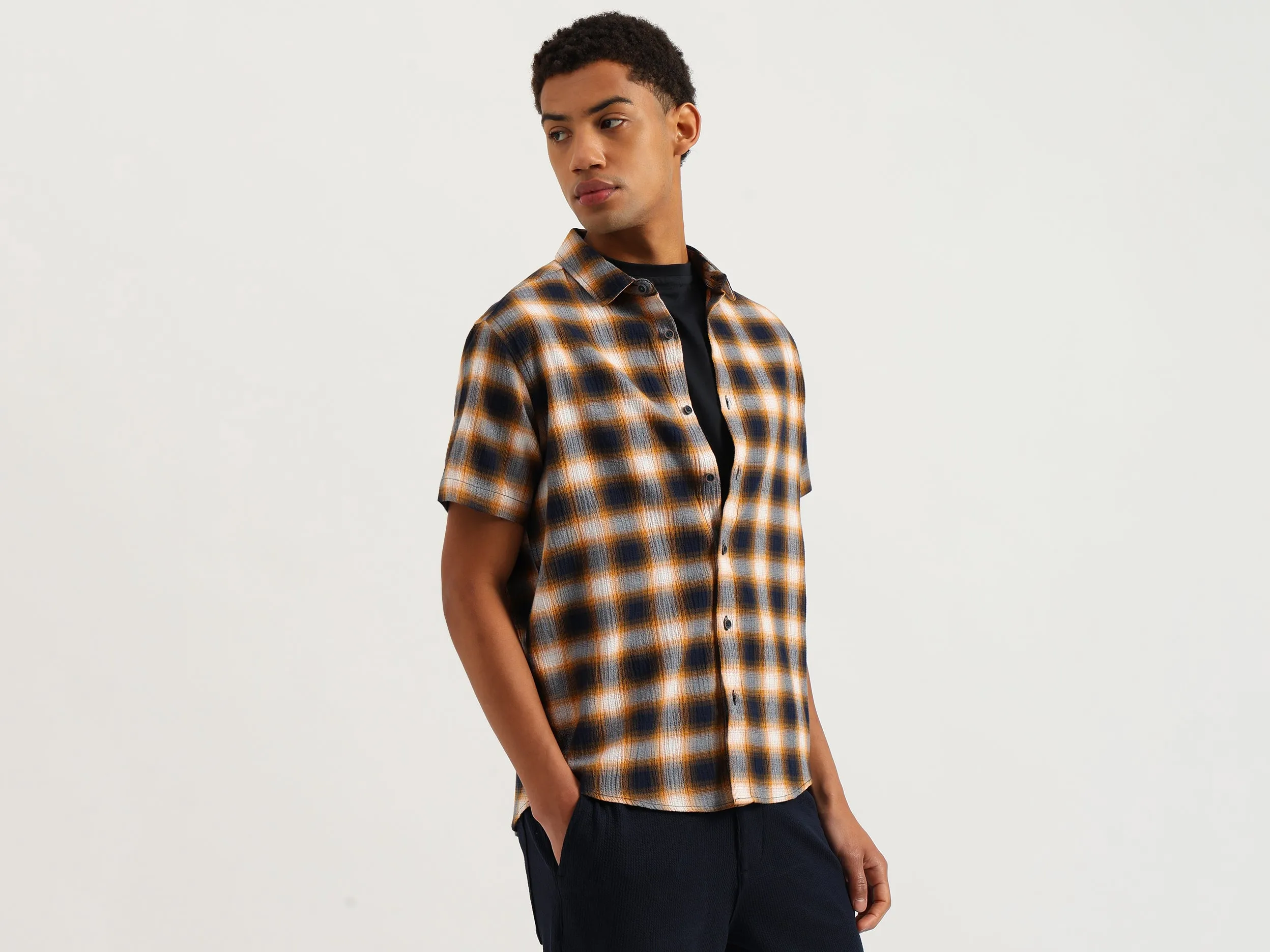 Relaxed Fit Spread Collar Crinkle Shadow Checkered Shirt