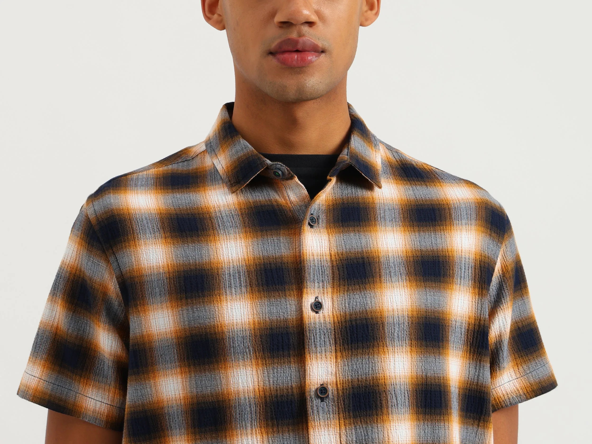 Relaxed Fit Spread Collar Crinkle Shadow Checkered Shirt