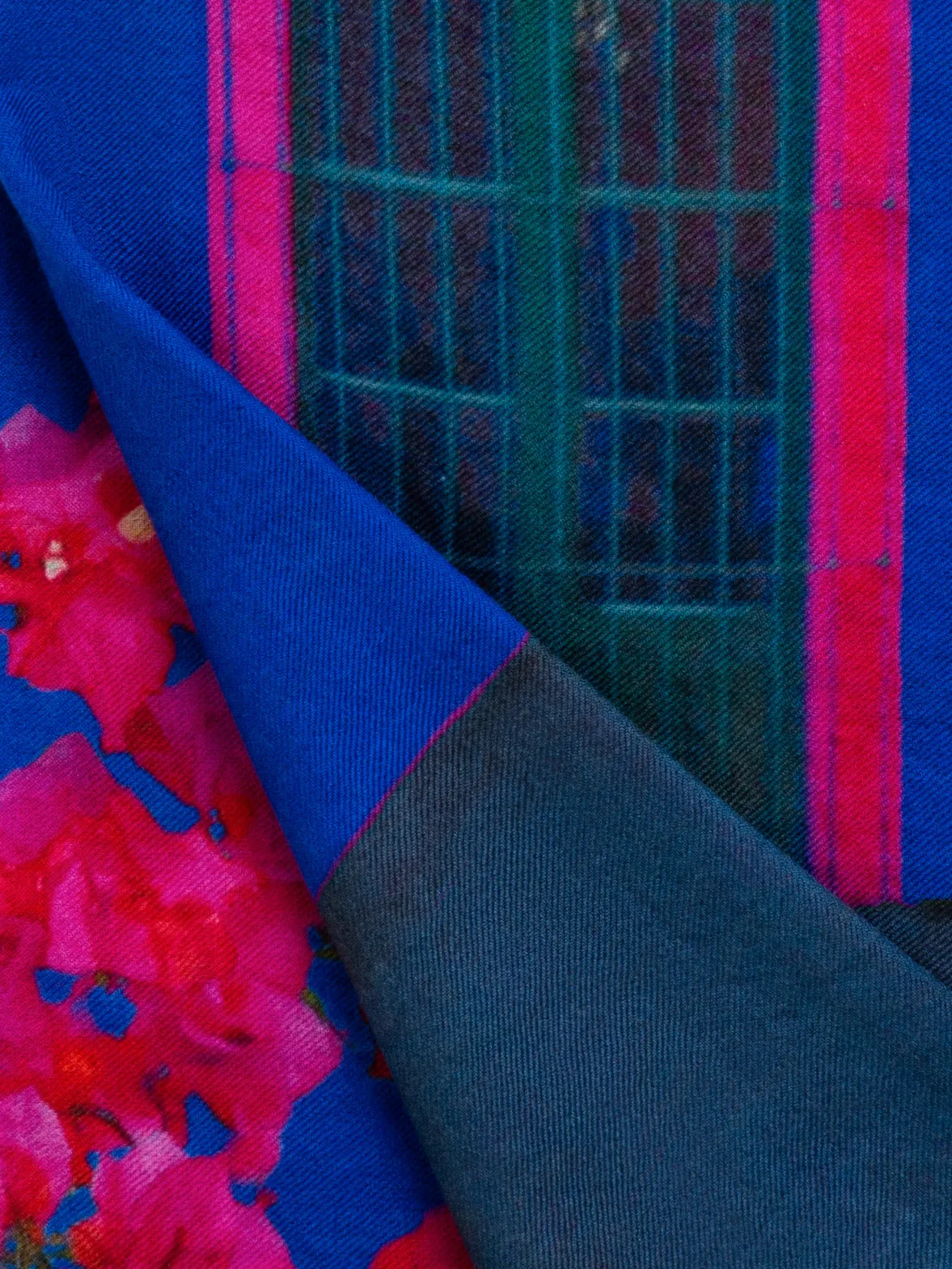 Scarf in Cashmere and Silk with Bougainvillea Porta Print