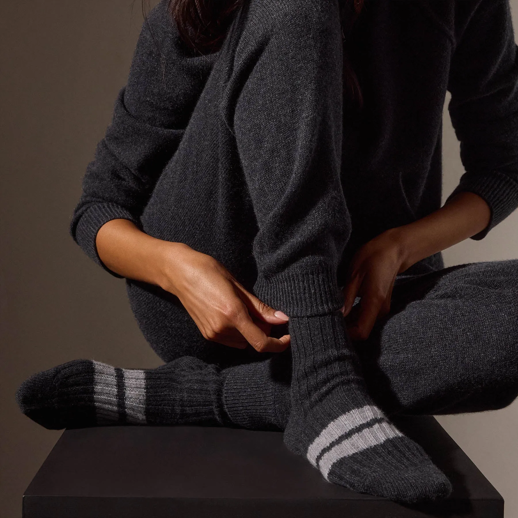 Short Cashmere Sock - Coal/Heather Grey