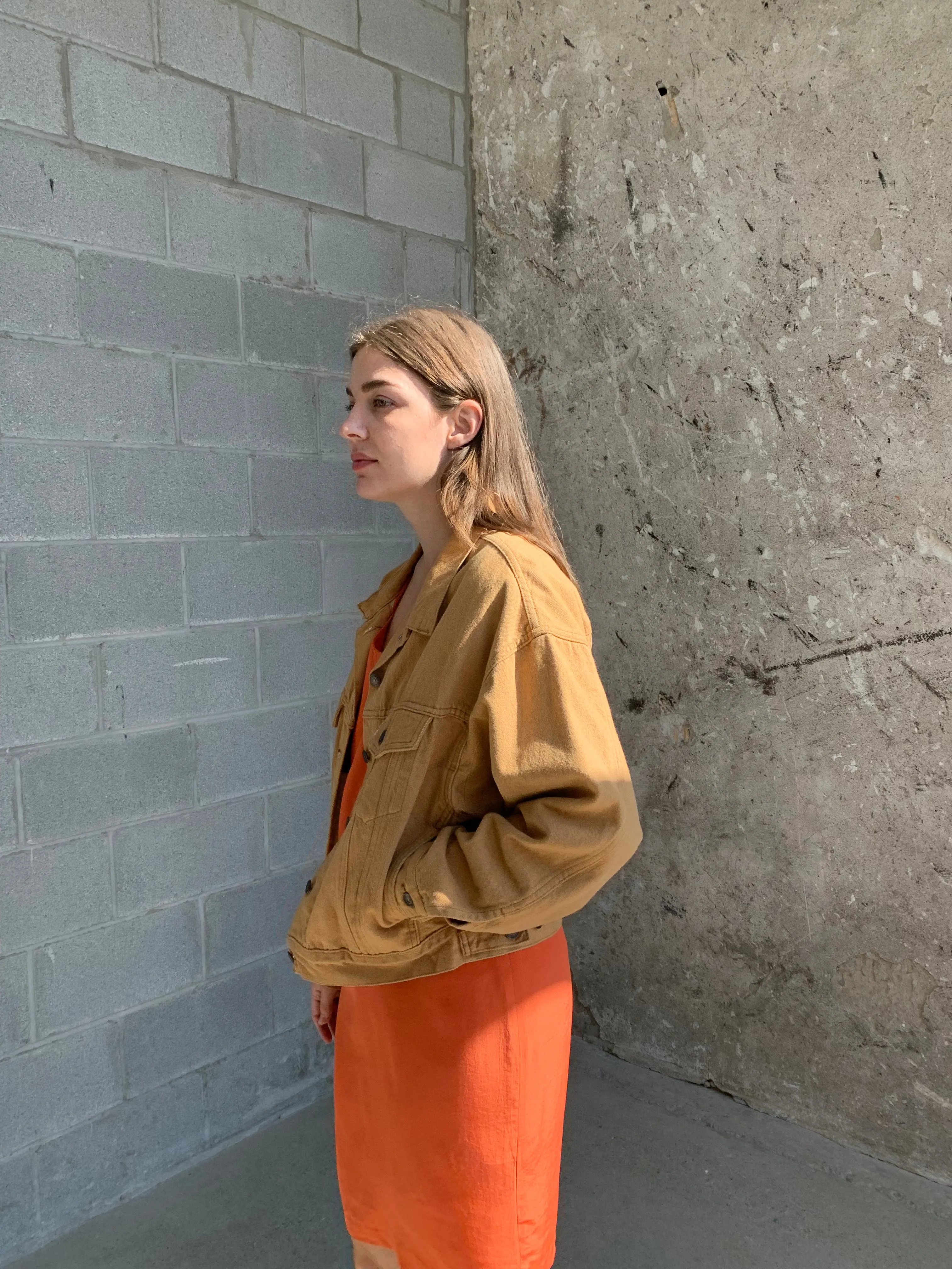 tan Levi’s denim jacket