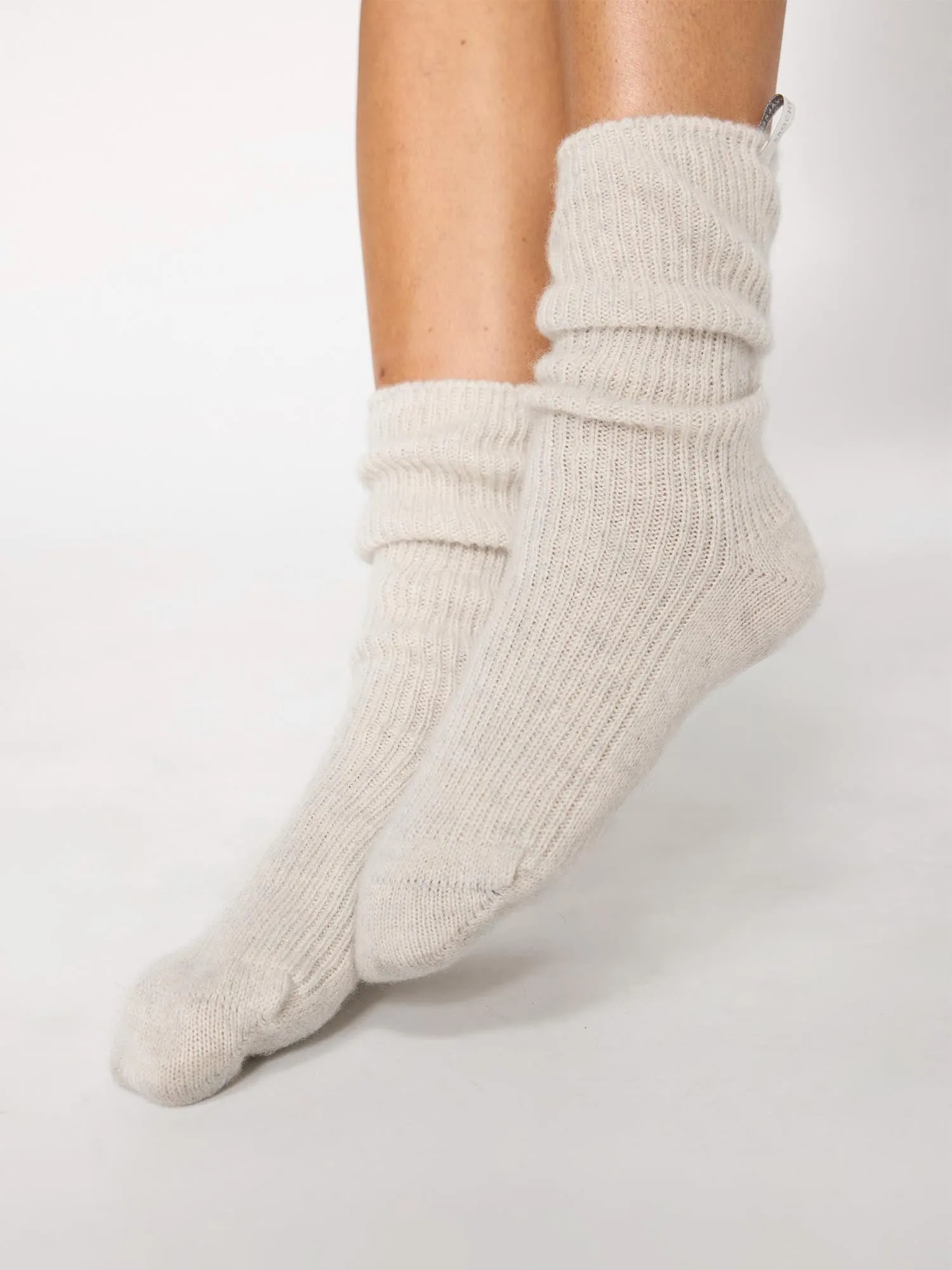 The Ribbed Cashmere Socks