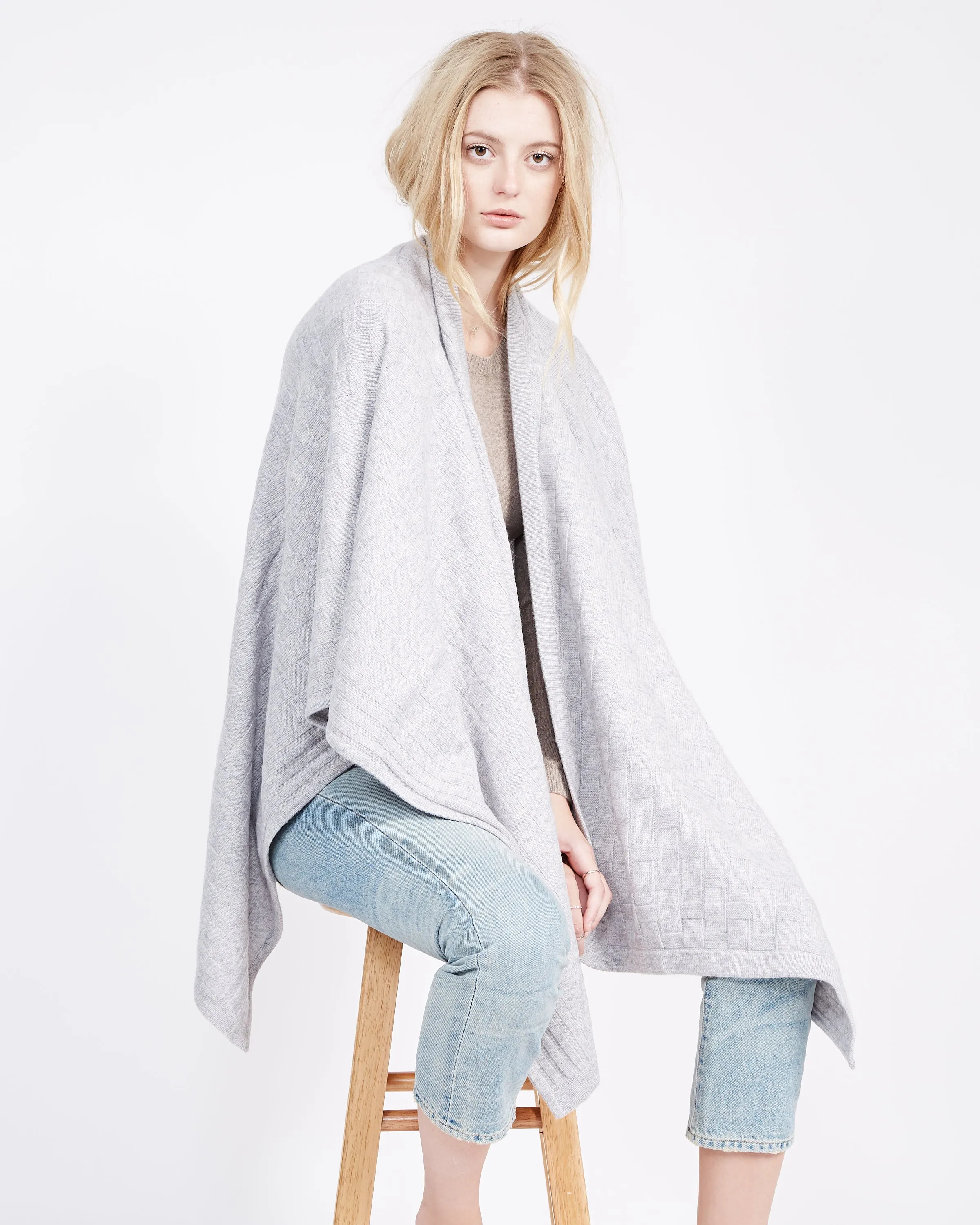 Unisex Trimmed Wrap