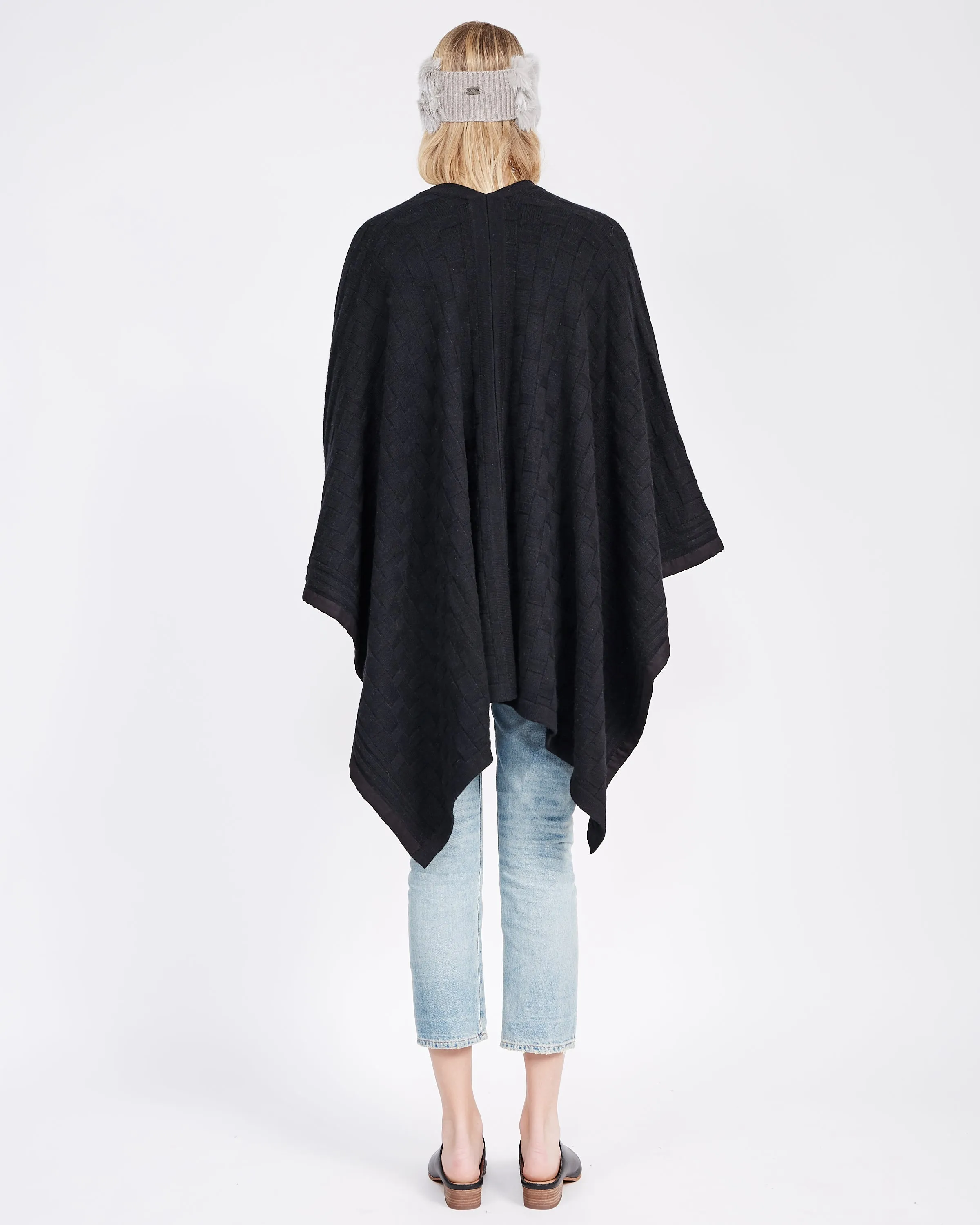 Unisex Trimmed Wrap