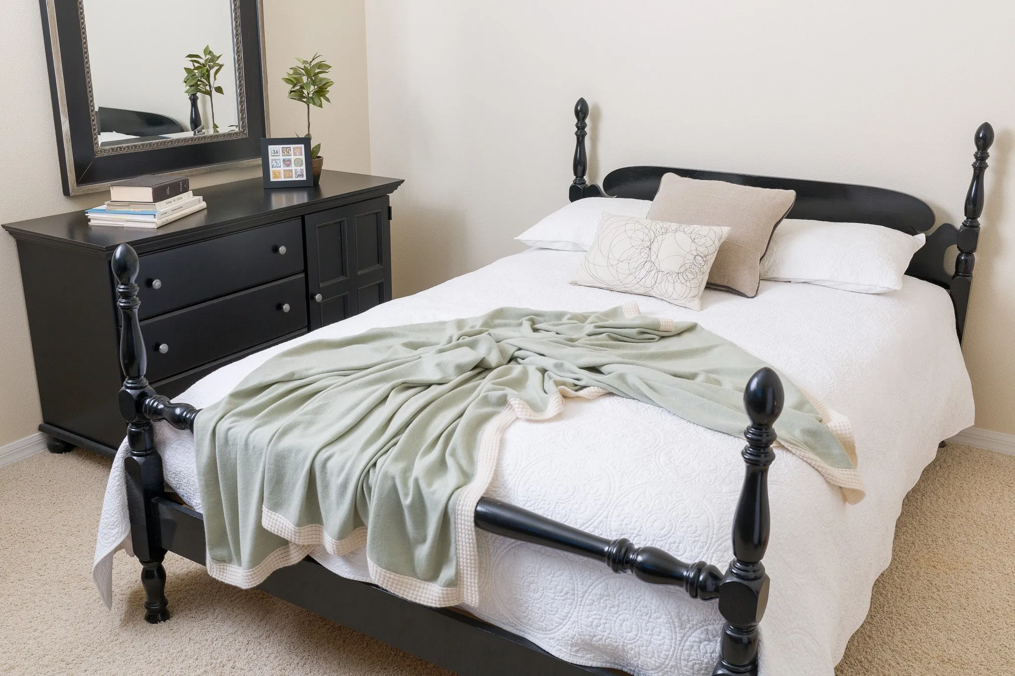 Victoria Cashmere Blanket