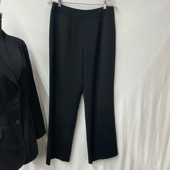 VotreNom Collection 2 piece suit, black, size 10
